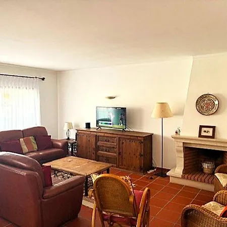 Spacious In D'el Rey Pensión *