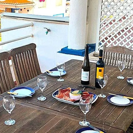 Guest house Spacious In D'el Rey